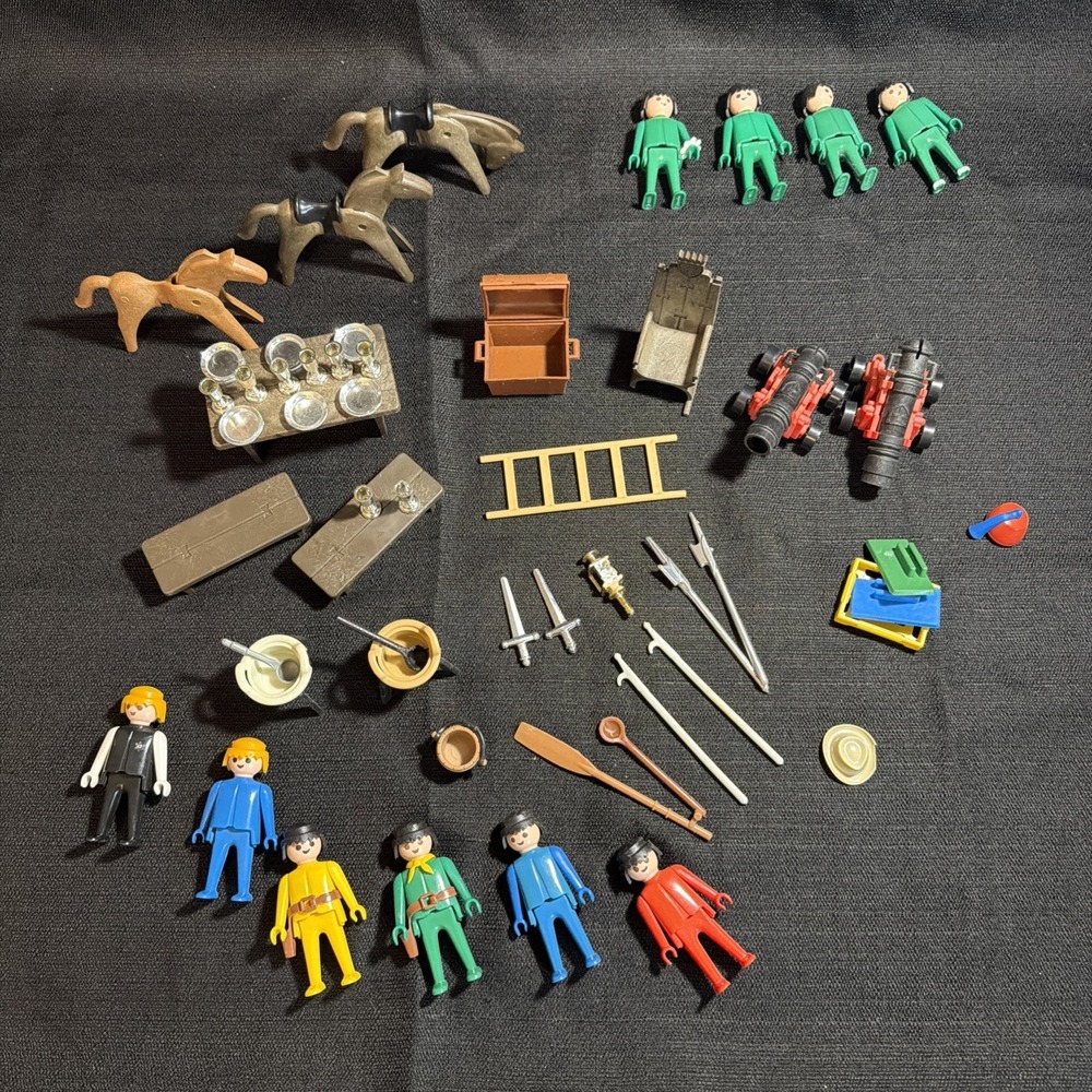 Vintage GEOBRA PLAYMOBIL 10 Figures 44 Animals & Mixed Accessories Stamped 1974